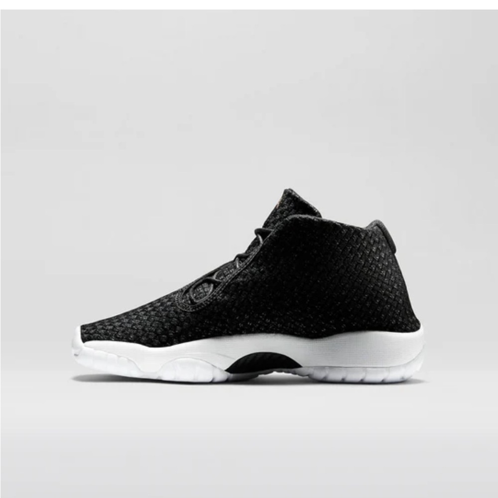 Air Jordan Future “ Oreo” 2014  Black and Gold Details Sneaker size 7